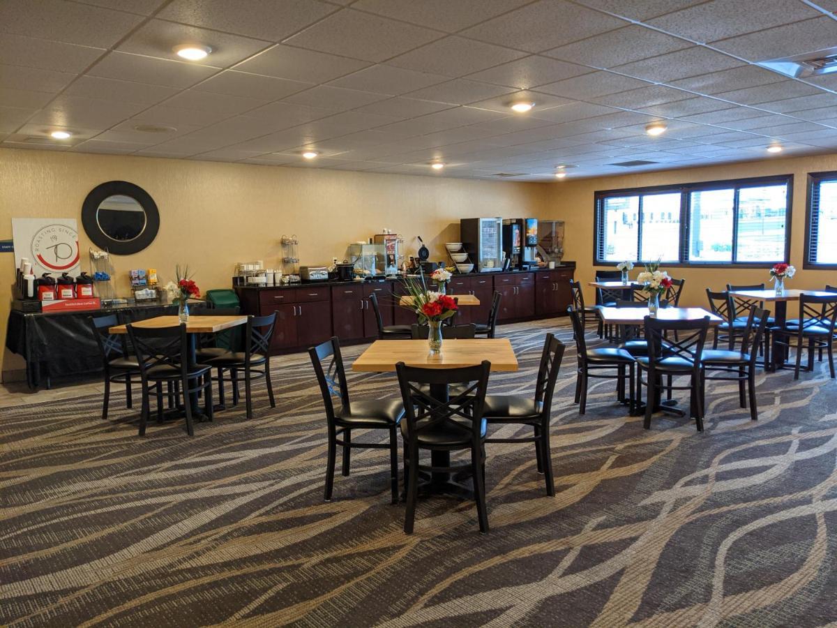 Cobblestone Inn & Suites - Merrill Экстерьер фото