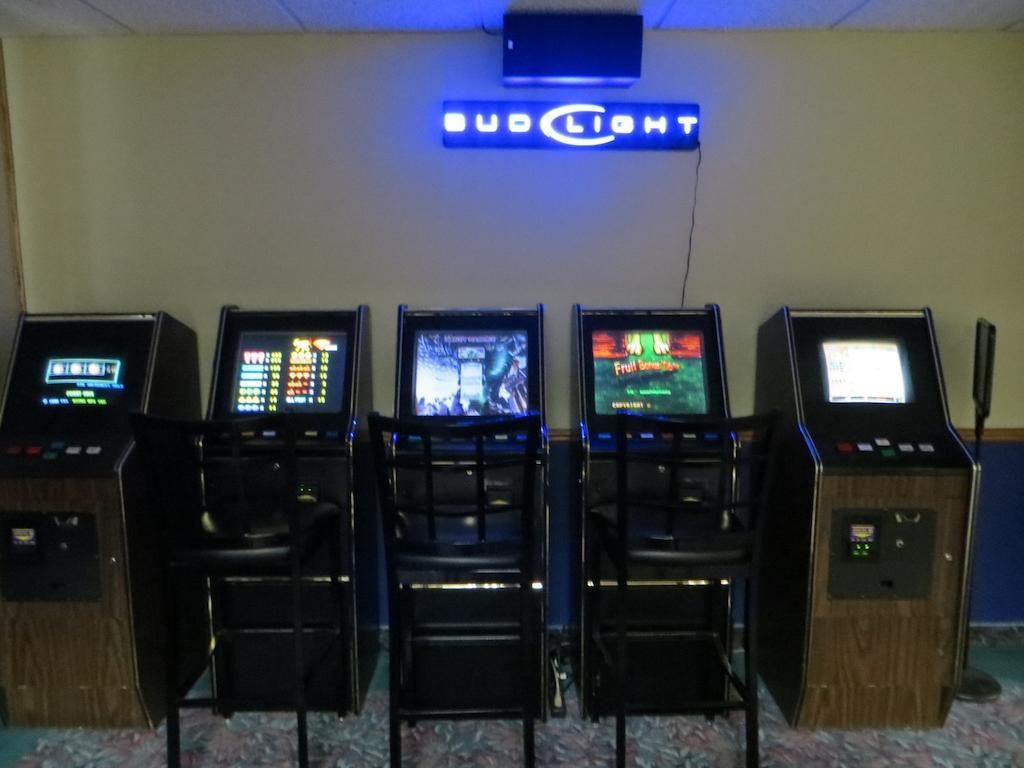 Cobblestone Inn & Suites - Merrill Экстерьер фото