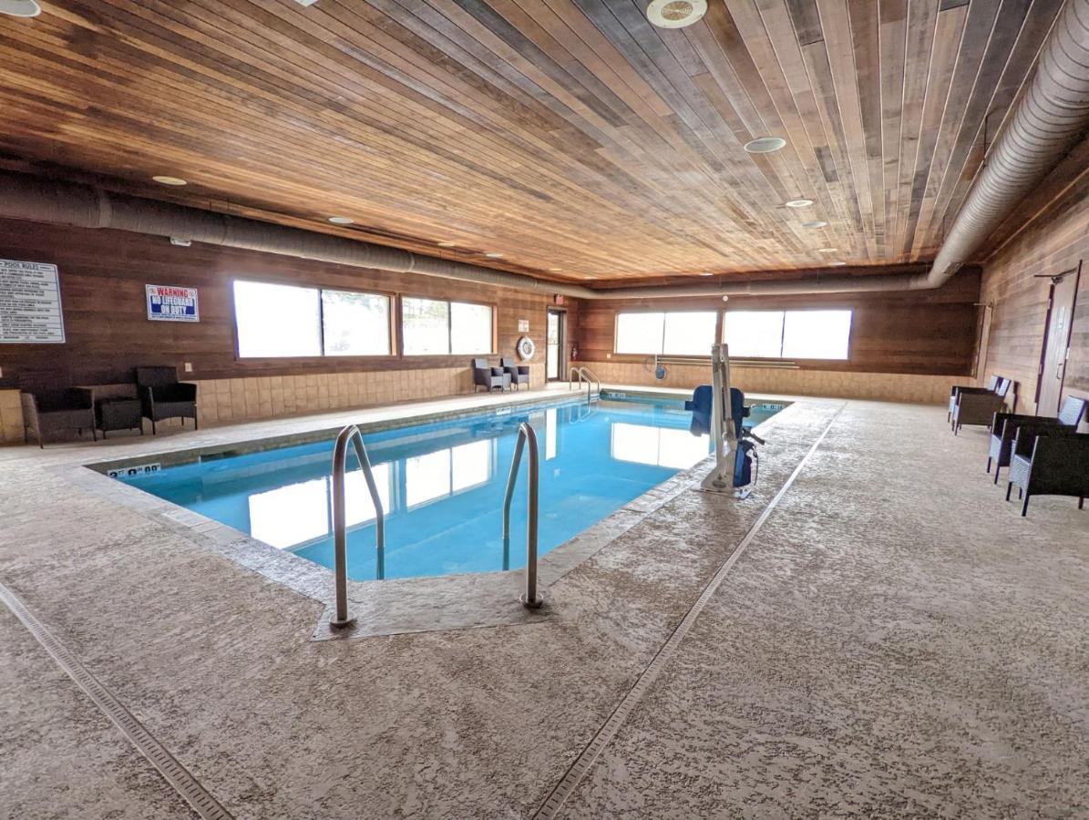 Cobblestone Inn & Suites - Merrill Экстерьер фото