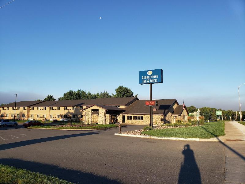 Cobblestone Inn & Suites - Merrill Экстерьер фото